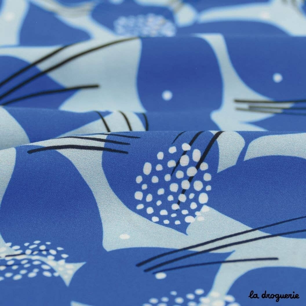 Tissu au mètre "Les mots bleus"