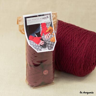 Wool mitten knitting kit - Beetroot