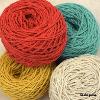 Strand of hemp knitting yarn (hemp, bamboo, organic cotton)