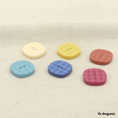 Button "Round on square 70's" 20 mm