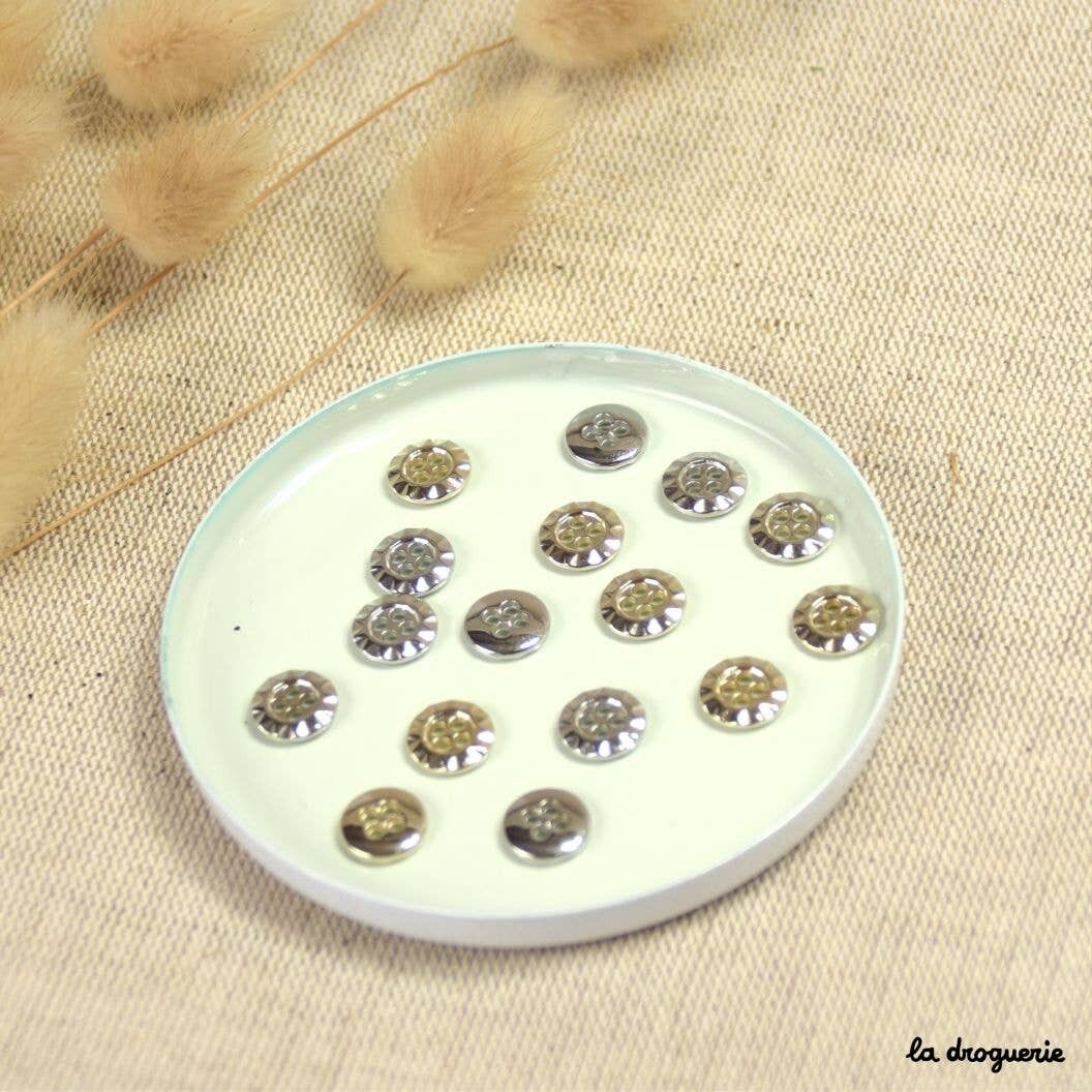 Bottone “piccolo dentellato 4 fori” 10 mm