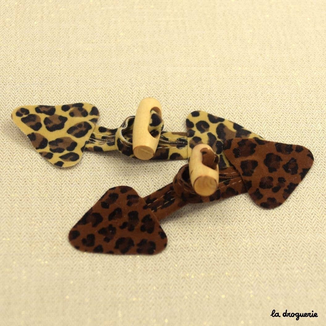 Bottone "Mongomery Jane e bottone in legno" 95 mm