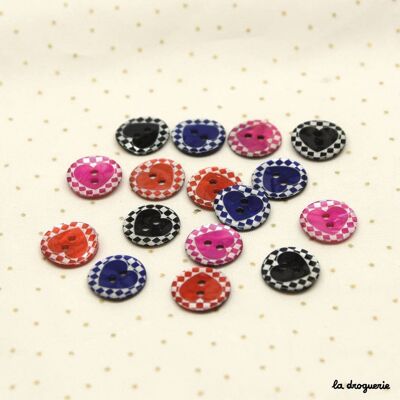 “Akoya engraved heart on checkerboard” button 18 mm