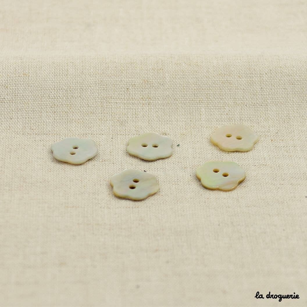 Bouton "Akoya fleurette 6 pétales" 15 mm