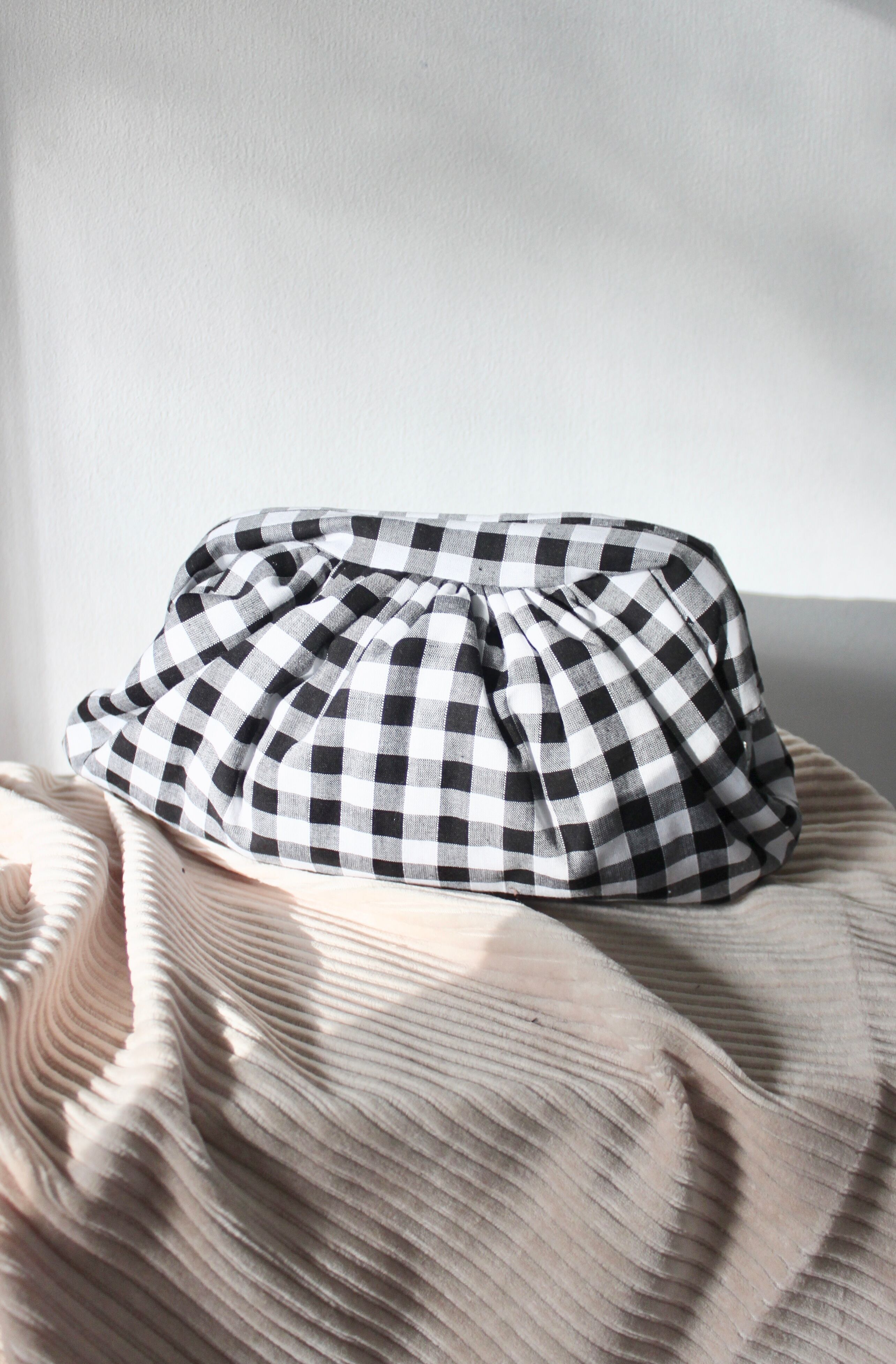 Marsupio, astuccio, piumino stile vintage