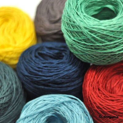 Linen knitting yarn
