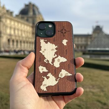Coque iPhone en bois – Carte du monde 2
