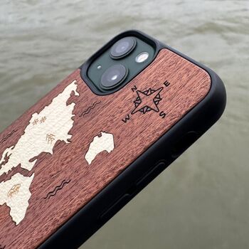 Coque iPhone en bois – Carte du monde 4