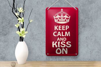 Panneau en étain avec inscription Keep Calm and kiss on gift, 12x18cm 4