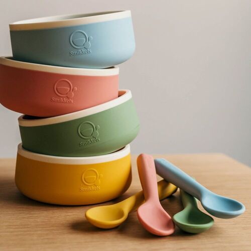 Silicone children's bowl with spoon