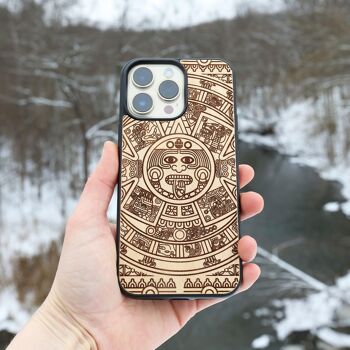 Coque iPhone en bois – Calendrier Maya 2