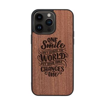 Coque iPhone en bois – Votre sourire me change 1