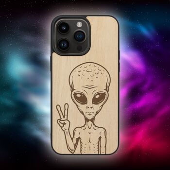 Coque iPhone en bois – Alien 1