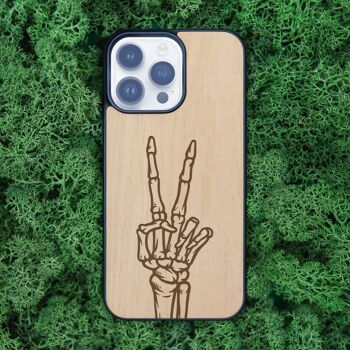 Coque iPhone en bois – Main Squelette 1