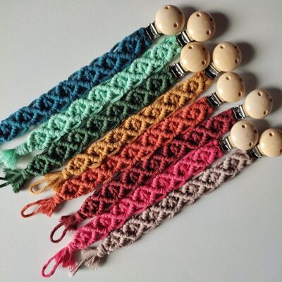 Macrame pacifier clip - diamonds