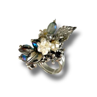 Bouquet 03 Ring with adjustable Agate Pearls