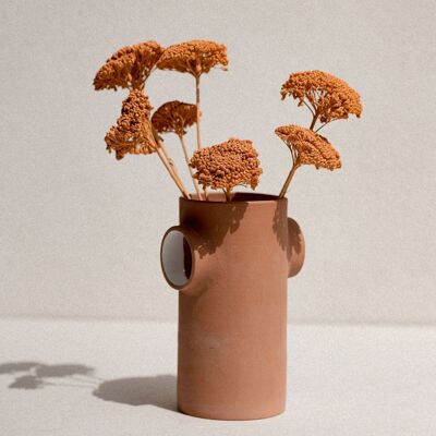 Vaso minimalista in ceramica con bolle di terracotta fatto a mano