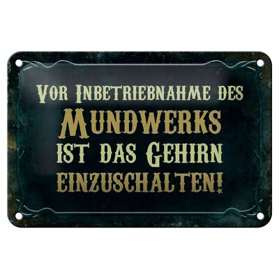 Plaque en tôle indiquant 18x12cm avant la mise en service de la décoration Mundwerk