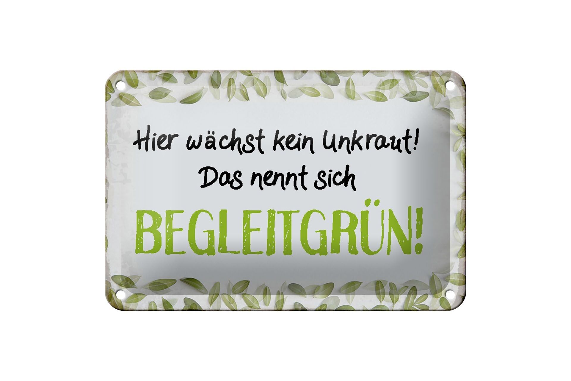 Cartel de chapa que dice 18x12cm no crecen malas hierbas que acompaña a la decoración verde