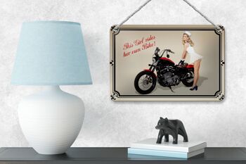 Plaque moto en tôle 18x12cm, cette fille monte sa propre décoration de motard 4