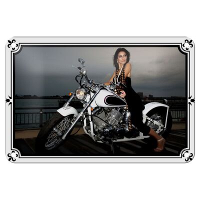 Targa in metallo Moto 18x12 cm Biker Girl Pinup Woman Decorazione