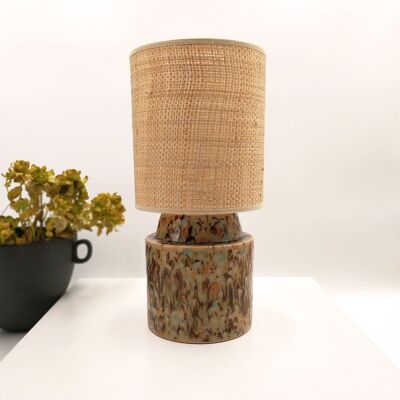 Lampe chic en céramique cristalline marron-bleu avec abat-jour en raphia