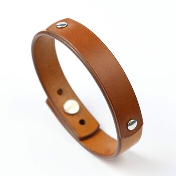 Bracelet en cuir marron personnalisé avec un détail en cuir supplémentaire 6
