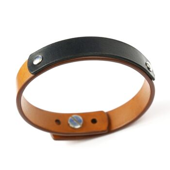 Bracelet en cuir marron personnalisé avec un détail supplémentaire en cuir noir 5