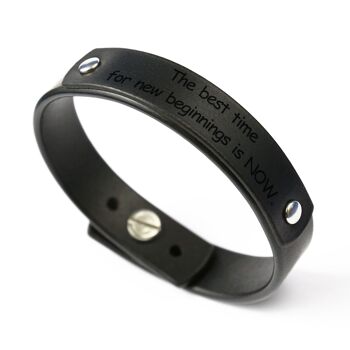 Bracelet en cuir noir personnalisé avec un détail supplémentaire en cuir noir 2