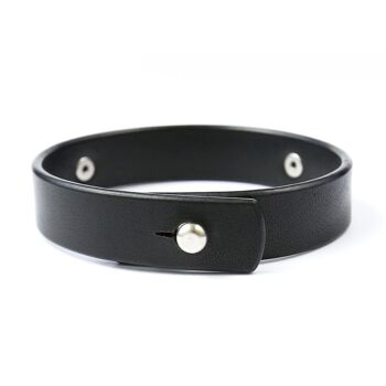 Bracelet en cuir noir personnalisé avec un détail supplémentaire en cuir noir 3