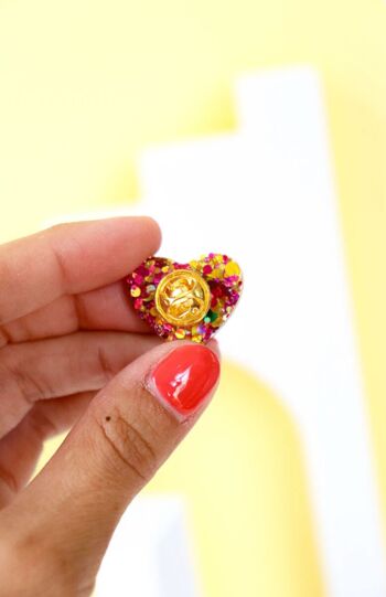 Pin's Grand Coeur Paillettes Joie Rouge 7