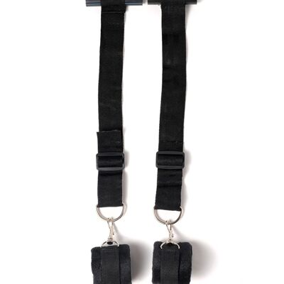 DOOR HANGING HARNESS WITH HANDCUFFS