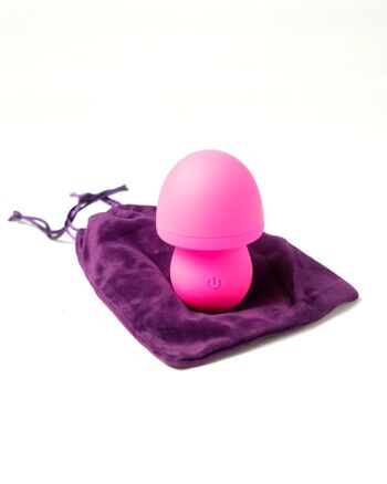 LÈCHEUR DE CLITORIS AVEC VIBRATEUR 1