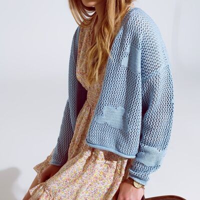 Cardigan au crochet avec nuages ​​tricotés en bleu