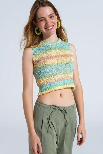 Pull tricoté multicolore sans manches à rayures et encolure ras du cou 4