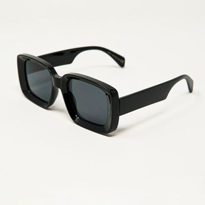 Übergroße rechteckige Sonnenbrille mit breitem Rahmen in Schwarz