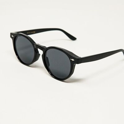 Runde Retro-Sonnenbrille mit rauchschwarzen Gläsern in Schwarz