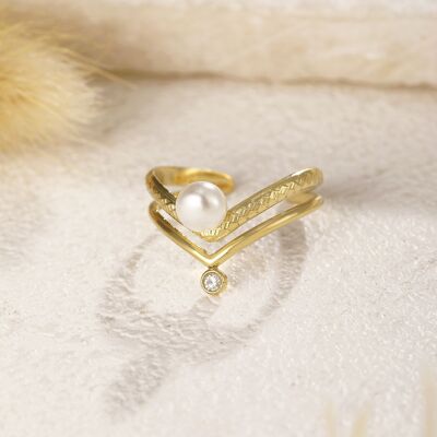Golden double V ring with pearl and rhinestones