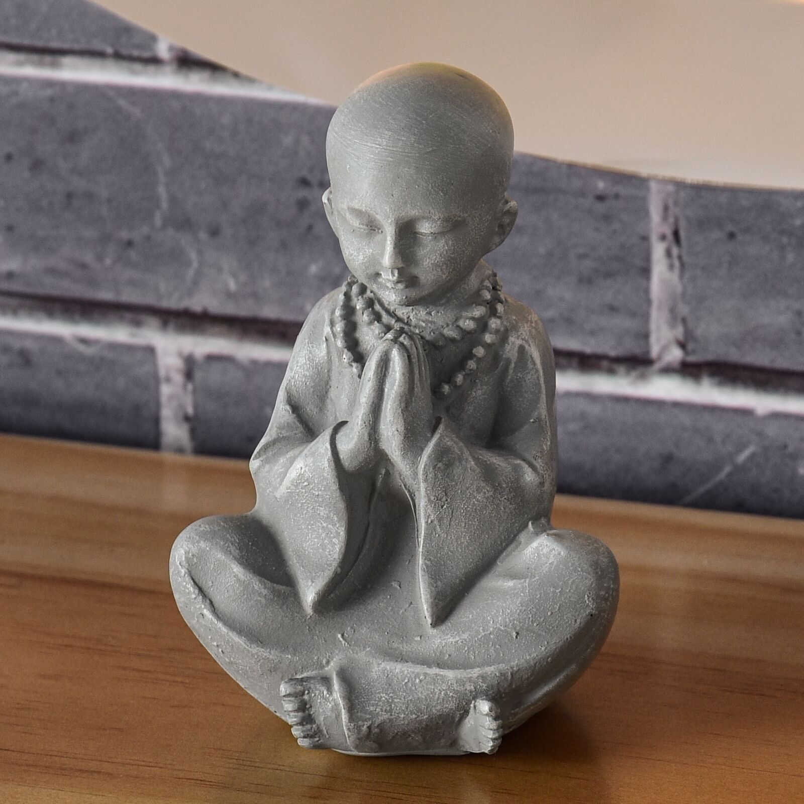 Buddha-Figur Bonze SBB – Zen- und Feng Shui-Dekorationsstatuette – Bringt eine beruhigende und entspannende Atmosphäre in Ihr Interieur – Glücksstatue in grauer Farbe