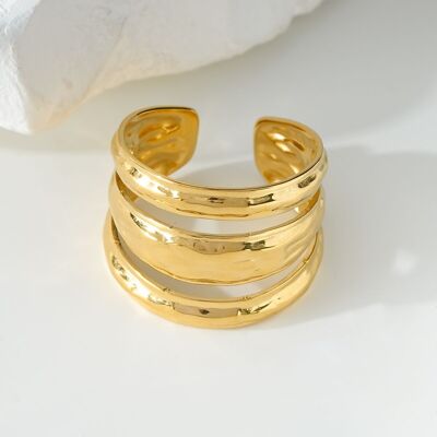Thick multi-line gold rings