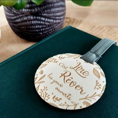 Original bookmark, Ribbon and engraved wood with Quote on the theme of reading "Reading is dreaming with your eyes open"