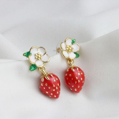 Simpatici orecchini con fragola stile KS e collana