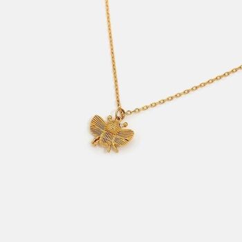 Fleur de marguerite vintage moderne avec collier de charme d’abeille 5