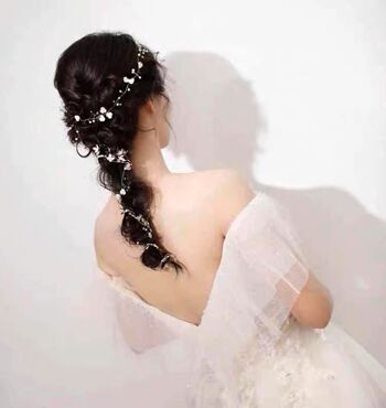 Vigne de cheveux de mariée florale blanche en nacre romantique-faite à la main 3