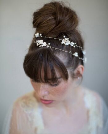 Vigne de cheveux de mariée florale blanche en nacre romantique-faite à la main 5