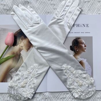 Gants de mariée en satin avec fleurs intégrées à manches longues pour bras minces 6