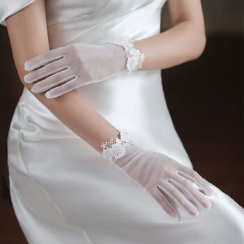 Gants de mariée intemporels en tulle avec bordures Pearl n Lace 3