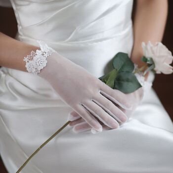 Gants de mariée intemporels en tulle avec bordures Pearl n Lace 15