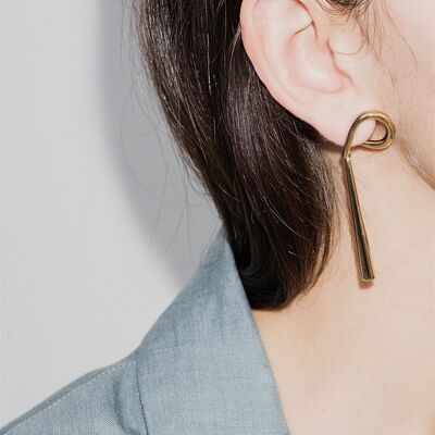 Geometric curve hoop with long line bar Drop Earrings