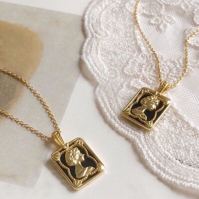 Vintage-inspirierte Halskette mit Queen-Porträt-Anhänger aus Gold-Vermeil